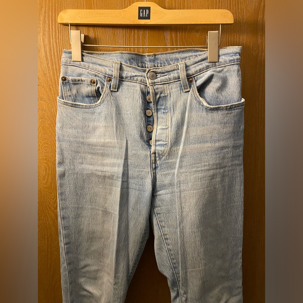 Levi Jeans Light Blue W28 L32